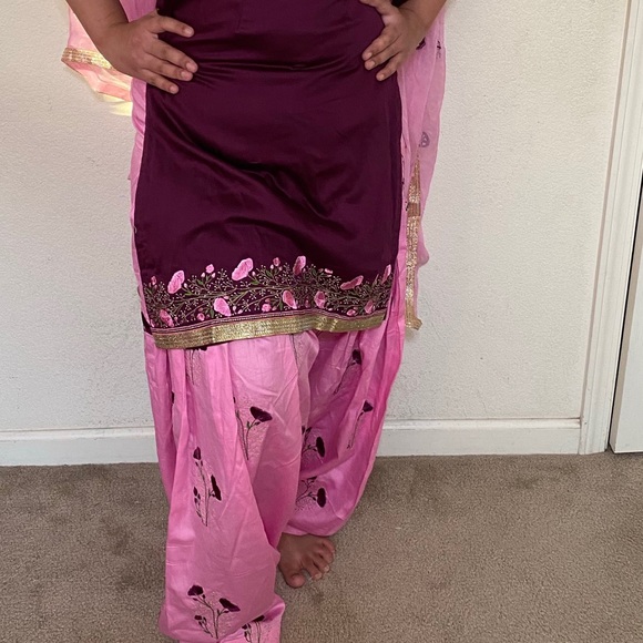 Indian/ Punjabi salwar suit - Picture 9 of 9
